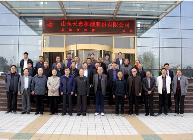 兗州區(qū)人大、政協(xié)領(lǐng)導(dǎo)蒞臨天意機(jī)械參觀考察