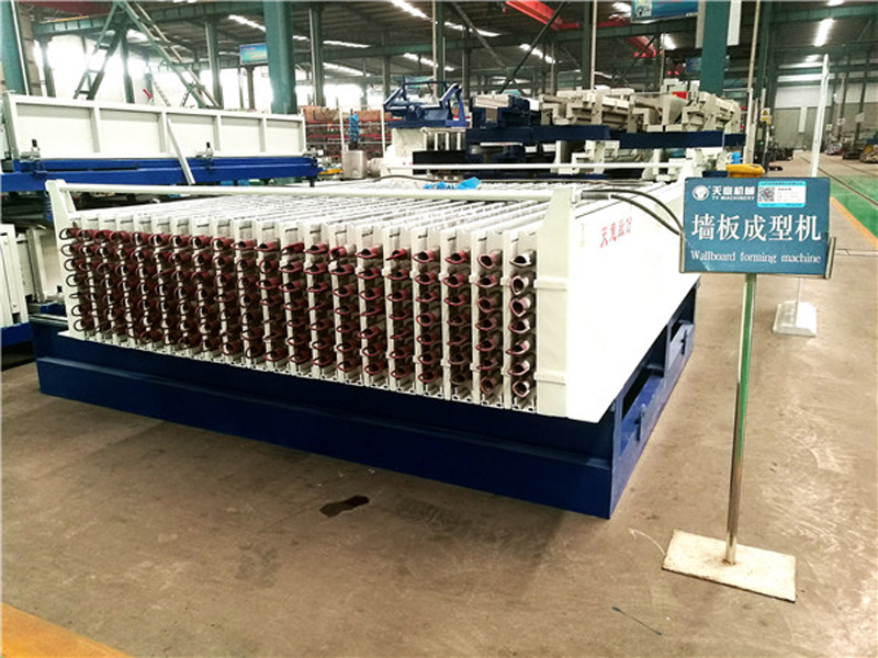 全自動(dòng)墻板機(jī)產(chǎn)量高，一機(jī)多用